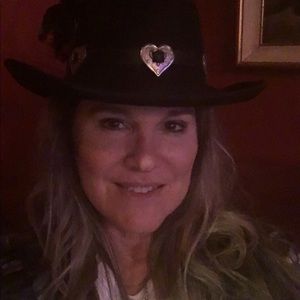 Meet your Posher, Dina